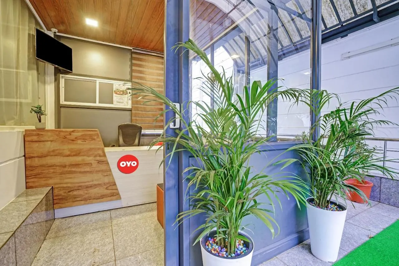 Oyo Flagship 81260 Star Lights Hotel Munnar