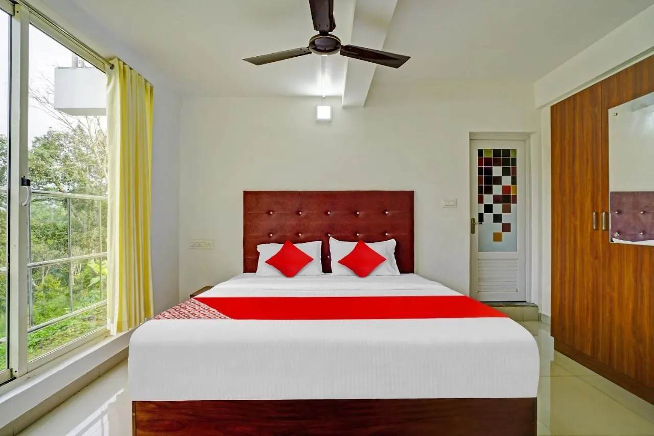 ***  Oyo Flagship 81260 Star Lights Hotel Munnar India