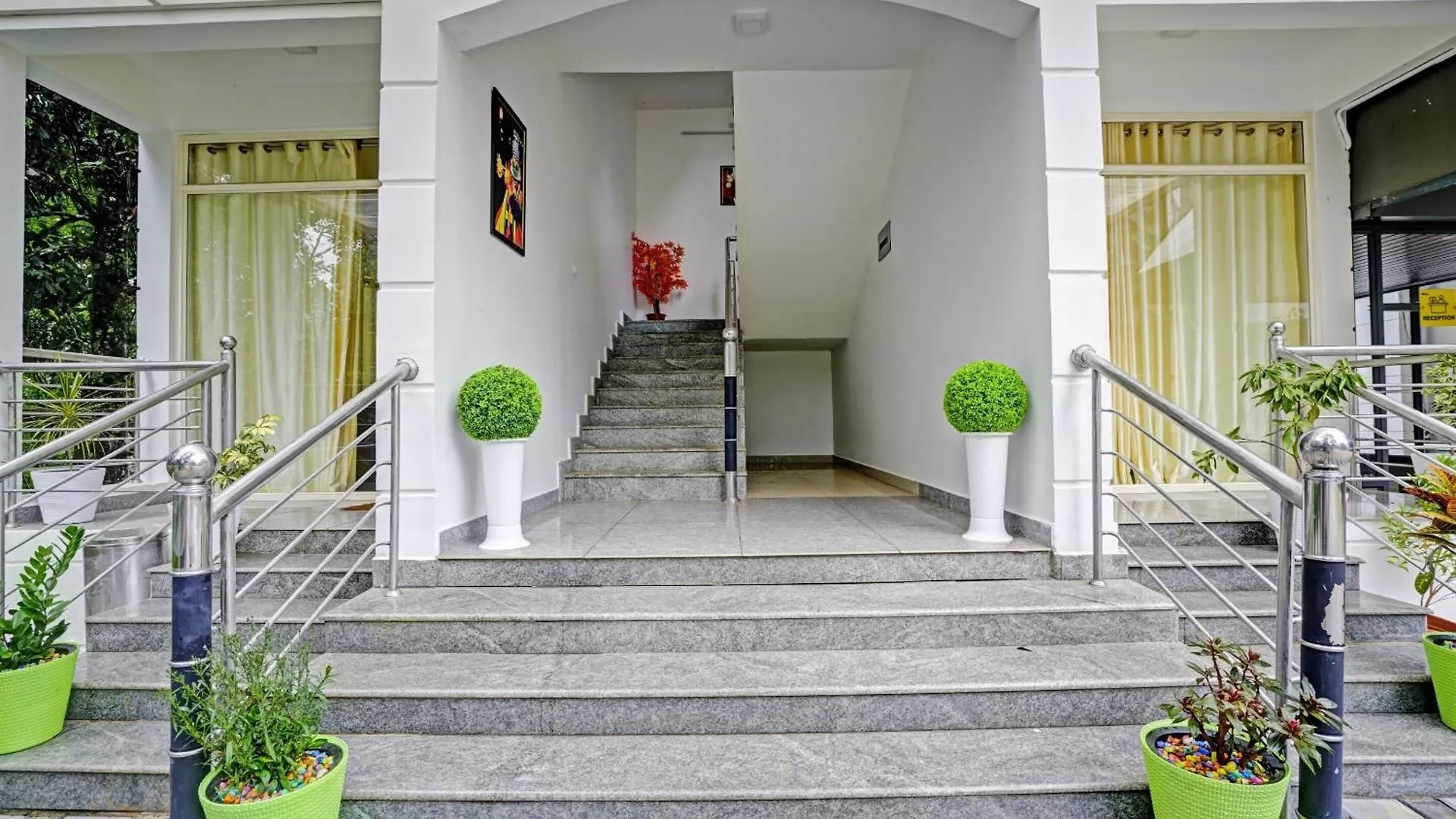 Oyo Flagship 81260 Star Lights Hotel Munnar 3*,  India