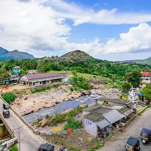 Oyo Preferred 15647 River View *** Munnar