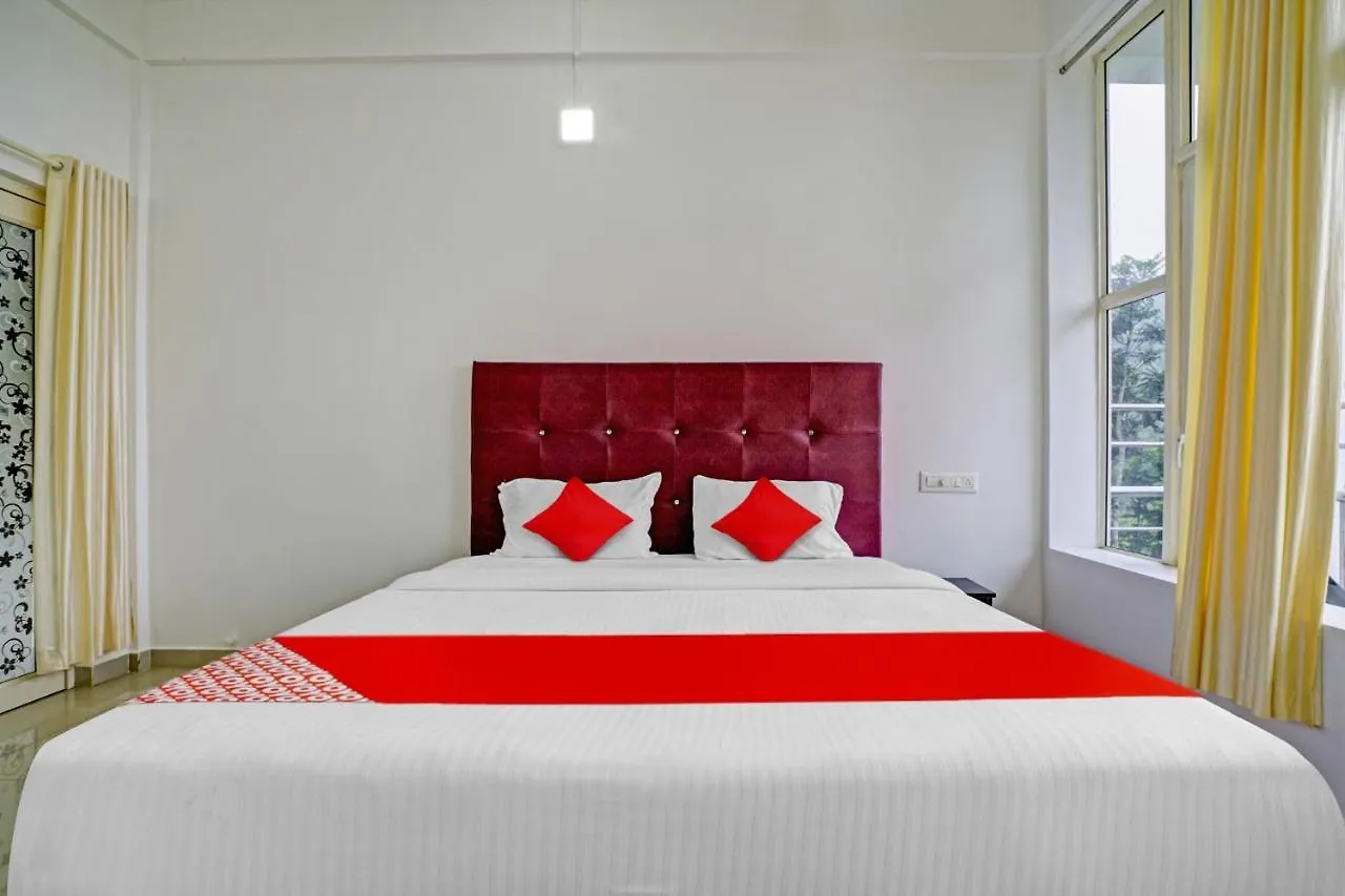 Oyo Flagship 81260 Star Lights Hotel Munnar