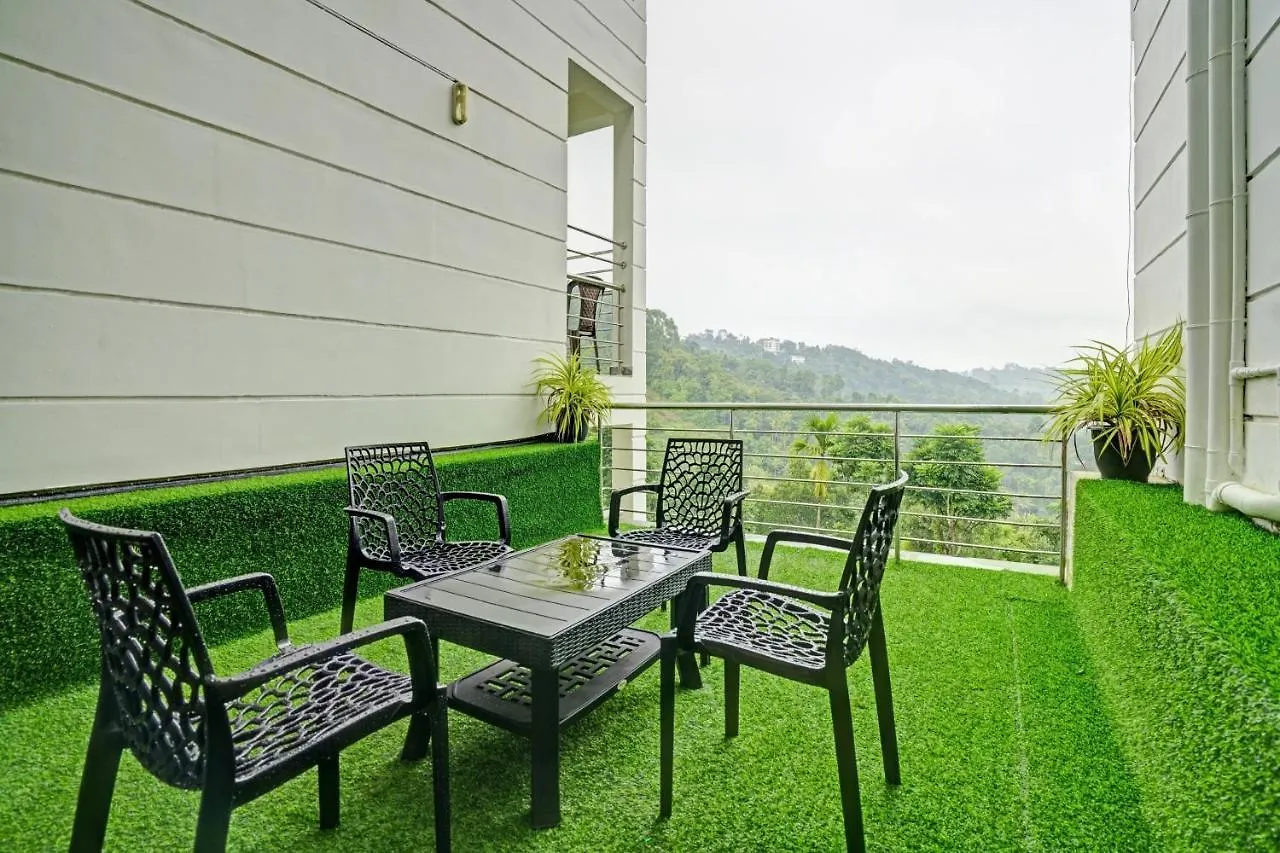 Oyo Flagship 81260 Star Lights Hotel Munnar