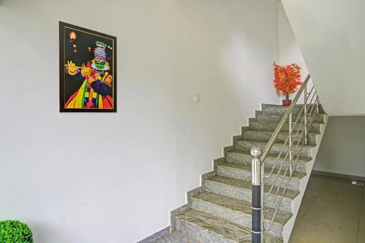 Oyo Flagship 81260 Star Lights Hotel Munnar India