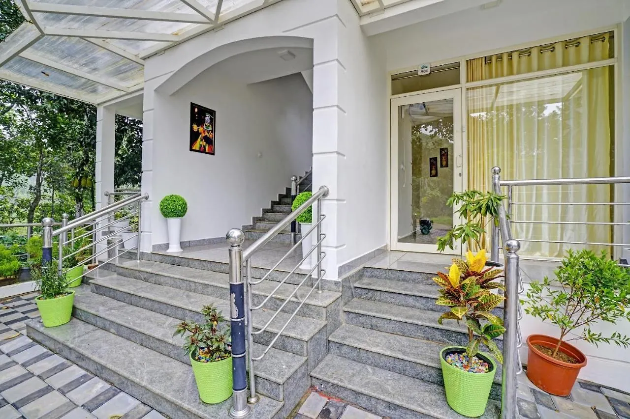 Oyo Flagship 81260 Star Lights Hotel Munnar 3*,